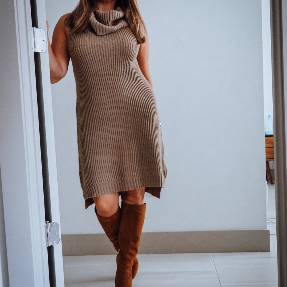 Sleeveless knit dress